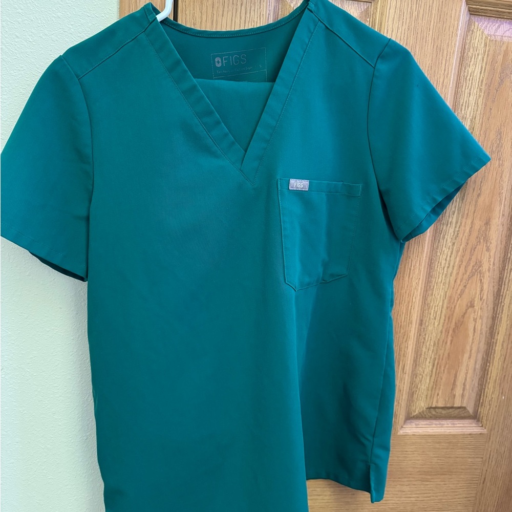 Figs technical collection hunter green set